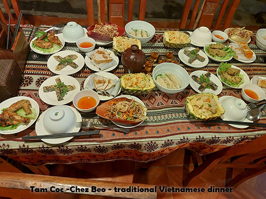 12-tam-coc-chez-beo-traditional-vietnamese-dinner.jpg