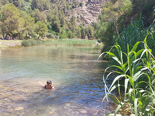Montanejos-pools-swiming-near-valencia.jpg